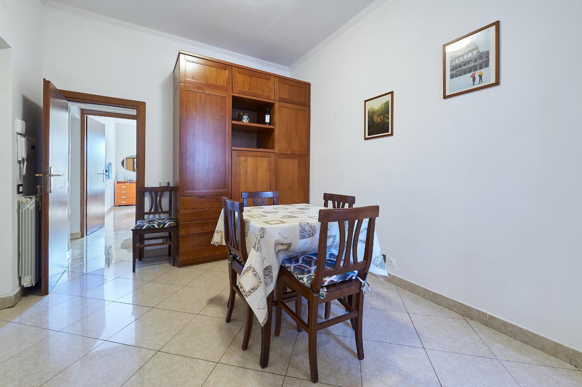 Close To The Spanish Steps, Wifi, Air Cond, 2 Bedrooms Casa de férias *