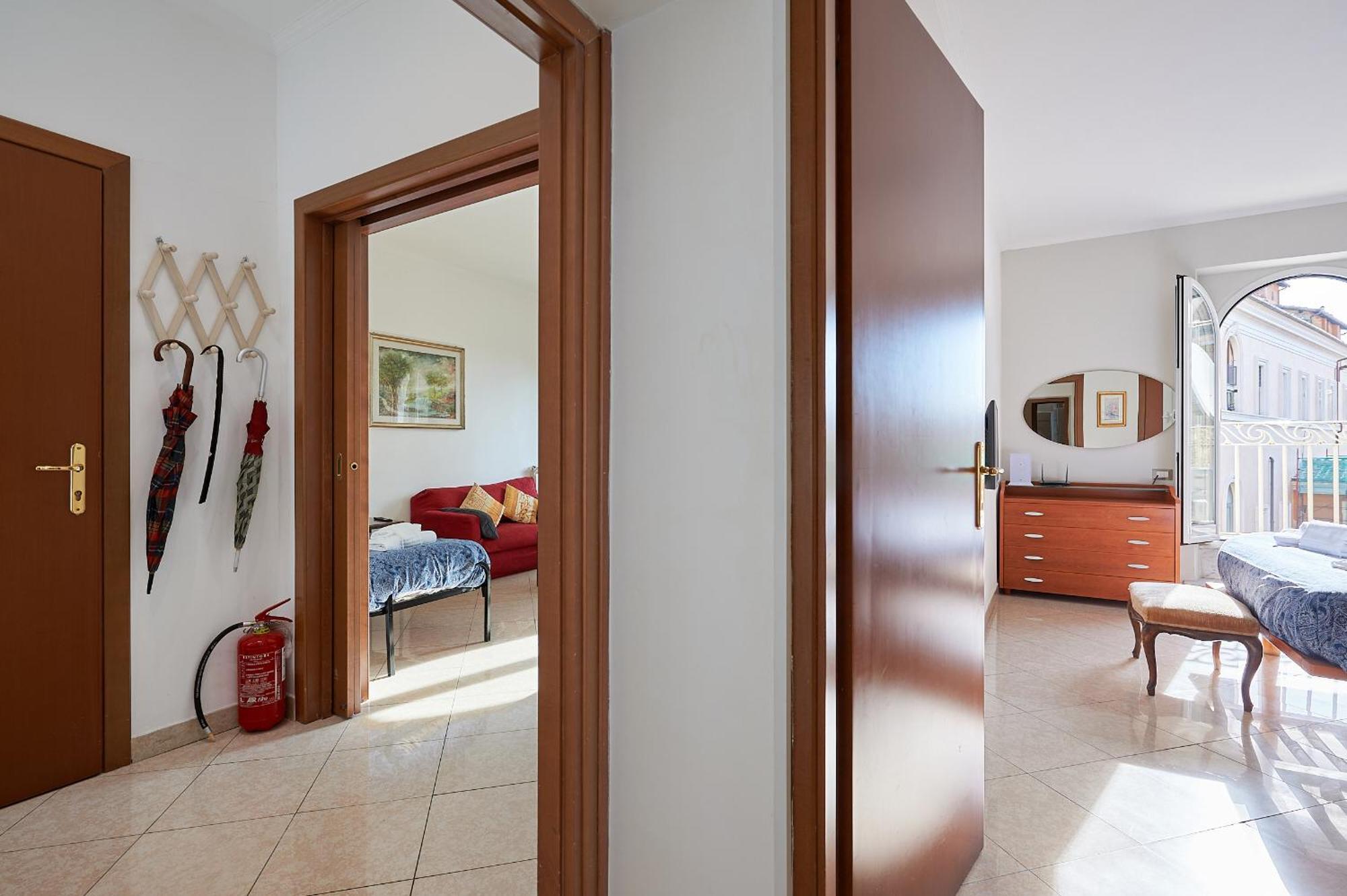 Close To The Spanish Steps, Wifi, Air Cond, 2 Bedrooms Roma
